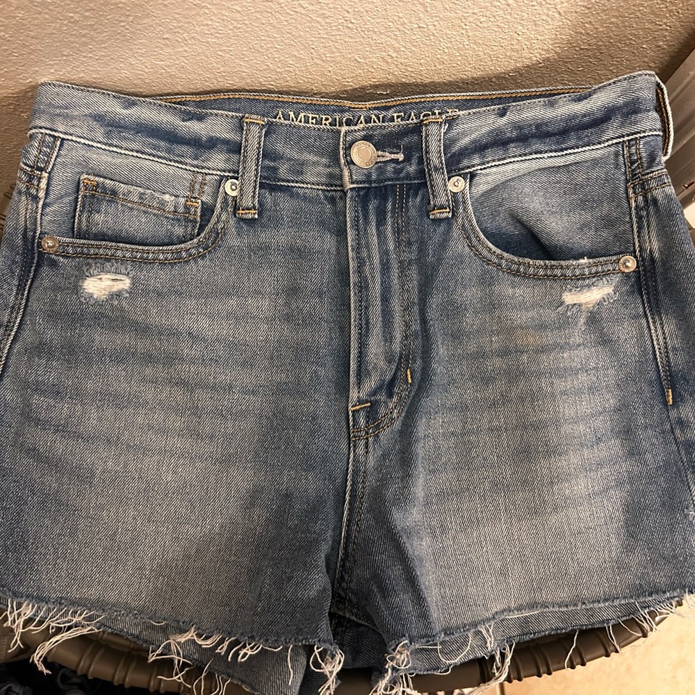 AE light wash shorts